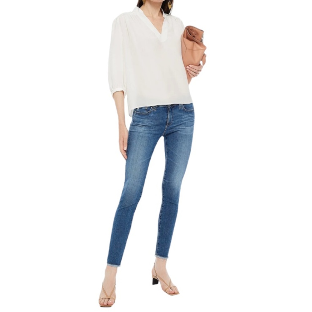 Super Cute AG Jeans. Mid-rise great condition!